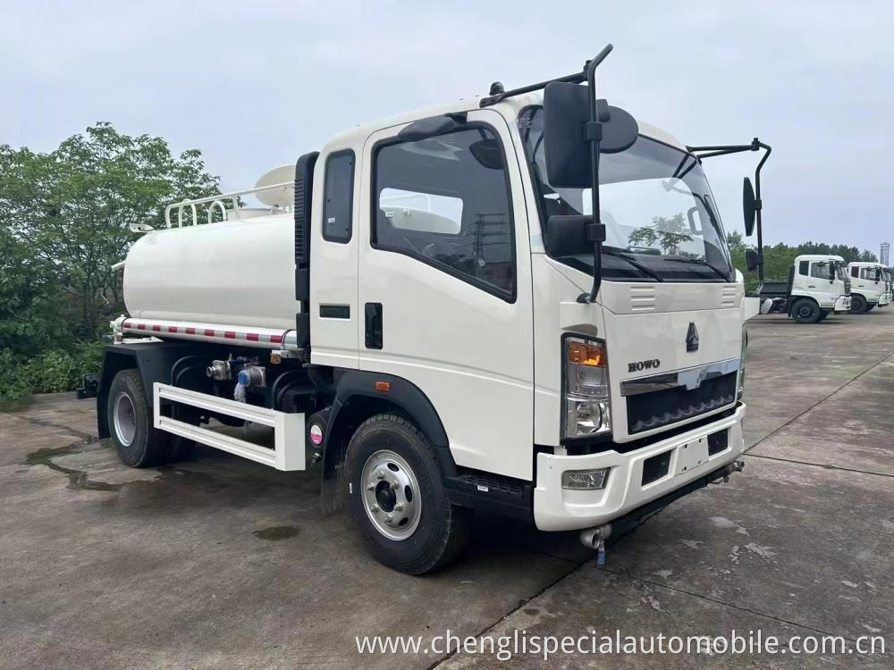 Howo 5000 Liters Water Truck 5